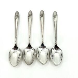 Set of 4 Teaspoons Queen Bess II Silverplate Tudor Plate Oneida Community